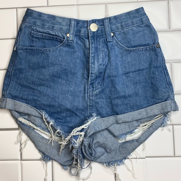 Princess Polly Hoodwink Butt Slit High Rise Denim Jean Shorts - Picture 3 of 5